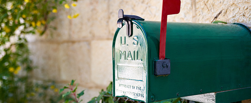 Mailbox with Flag Up